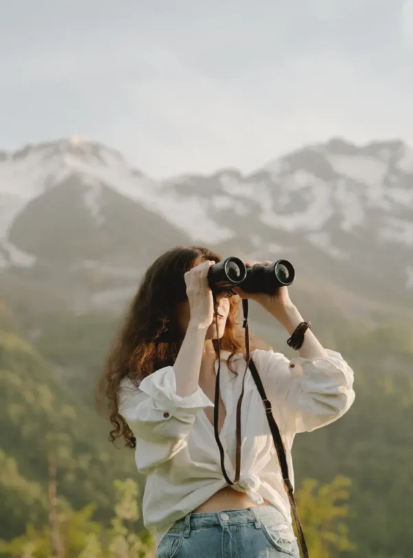 A picture of tourists sightseeing